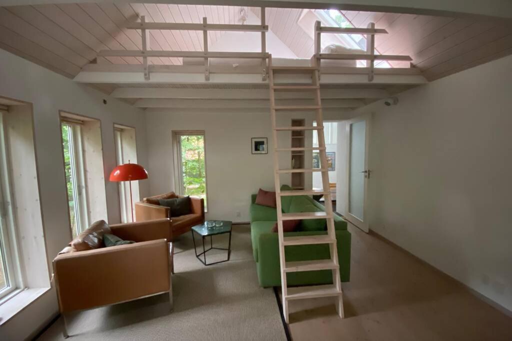 Oak Cottage Near Ronne & Beach 외부 사진